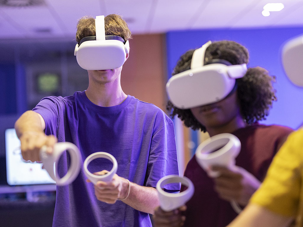 VR set Most